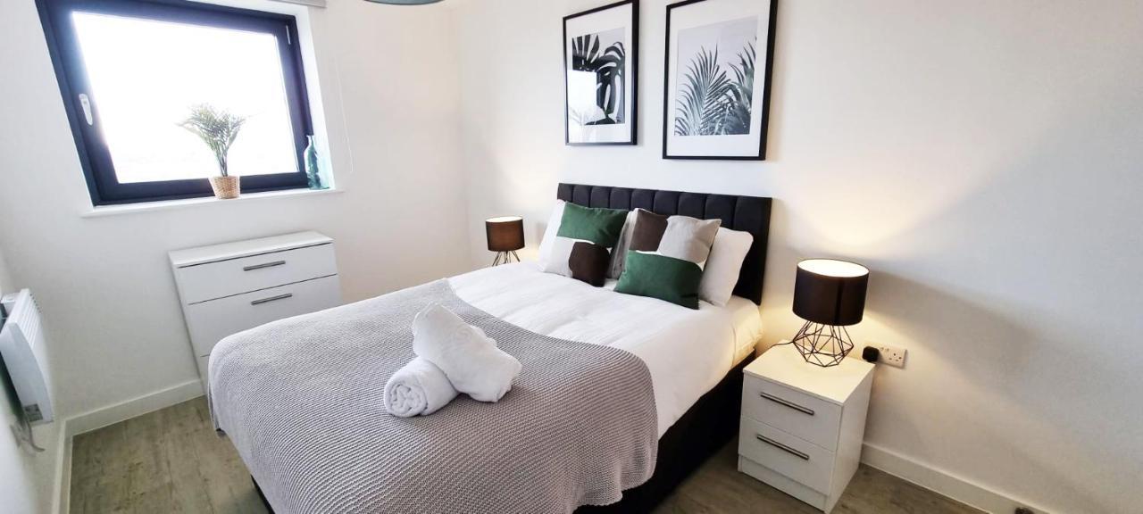 2 Bedroom Penthouse Манчестър Екстериор снимка