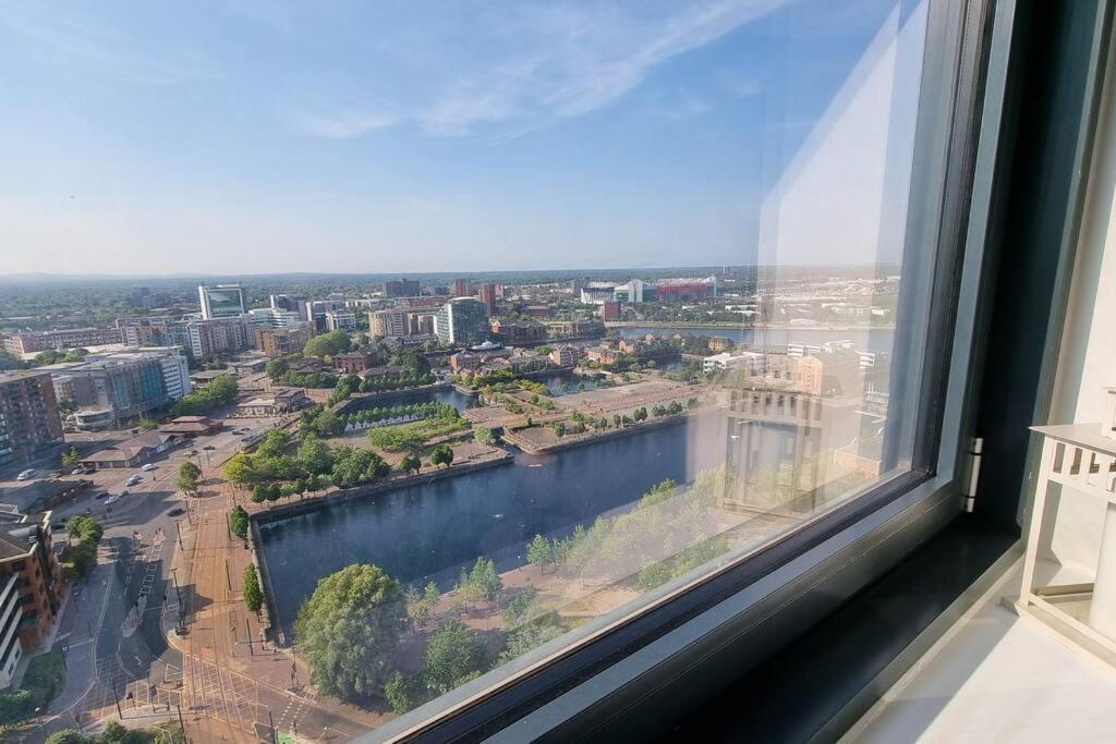 2 Bedroom Penthouse Манчестър Екстериор снимка